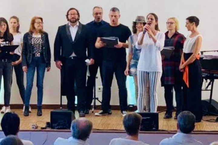 Dunjas singing class